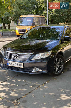 Седан Toyota Camry 2013 в Києві
