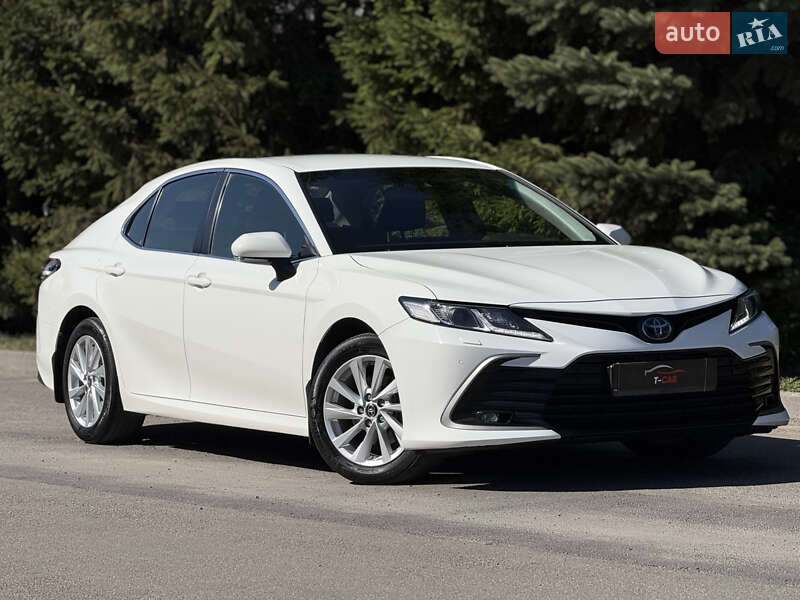 Седан Toyota Camry 2021 в Тернополе