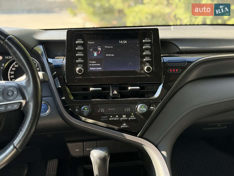 Седан Toyota Camry 2021 в Тернополе