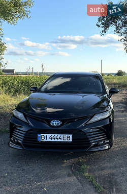 Седан Toyota Camry 2024 в Полтаве