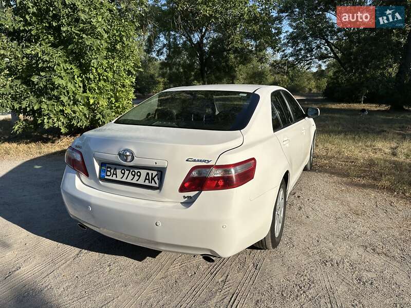 Седан Toyota Camry 2008 в Кропивницком