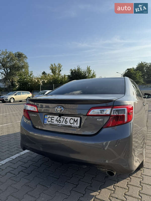 Седан Toyota Camry 2013 в Черновцах