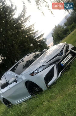 Седан Toyota Camry 2024 в Буче