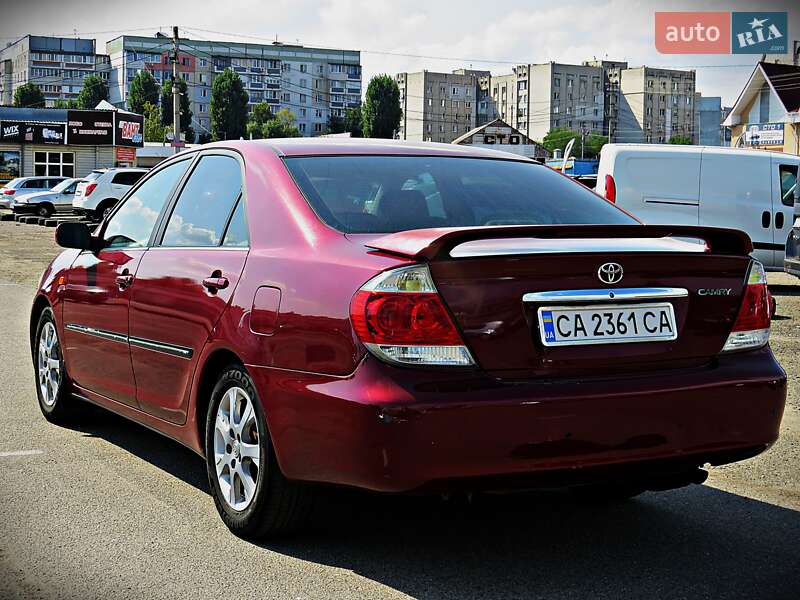 Седан Toyota Camry 2004 в Черкасах