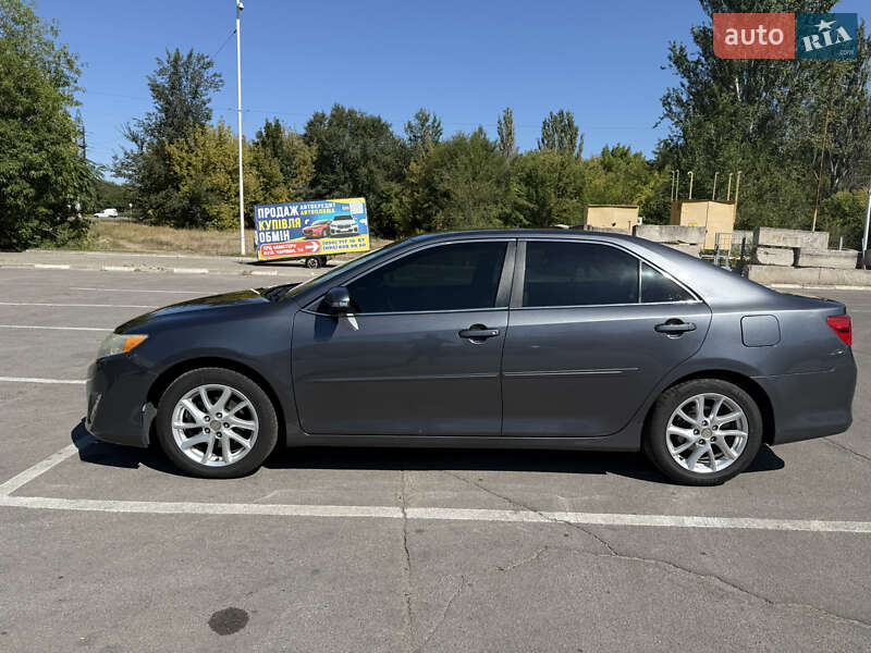 Седан Toyota Camry 2012 в Запоріжжі