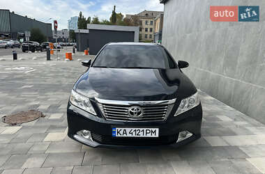 Седан Toyota Camry 2013 в 
