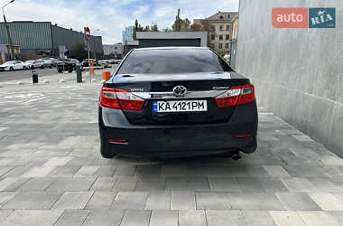 Седан Toyota Camry 2013 в 