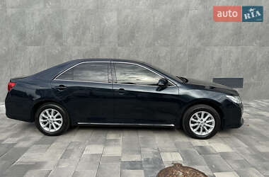 Седан Toyota Camry 2013 в 