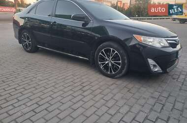 Седан Toyota Camry 2014 в Киеве