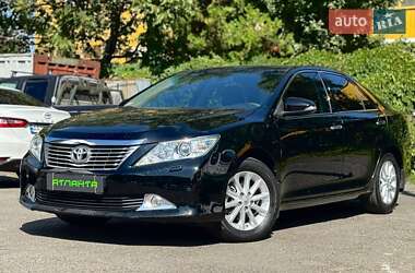 Седан Toyota Camry 2012 в 