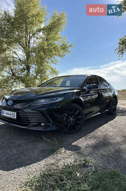 Седан Toyota Camry 2024 в Полтаве