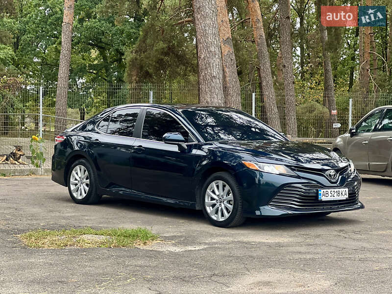 Седан Toyota Camry 2018 в Киеве фото 2 Седан Toyota Camry 2018 в Киеве