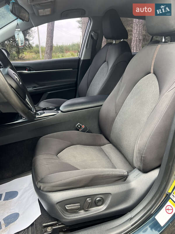 Седан Toyota Camry 2018 в Киеве фото 28 Седан Toyota Camry 2018 в Киеве