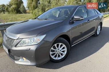 Седан Toyota Camry 2014 в Тернополе