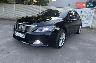 Седан Toyota Camry 2013 в Харкові