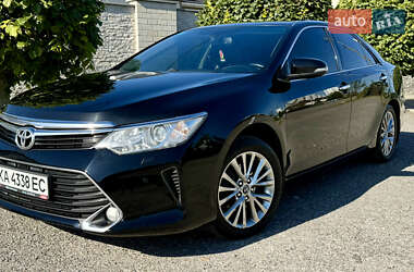 Седан Toyota Camry 2017 в Києві