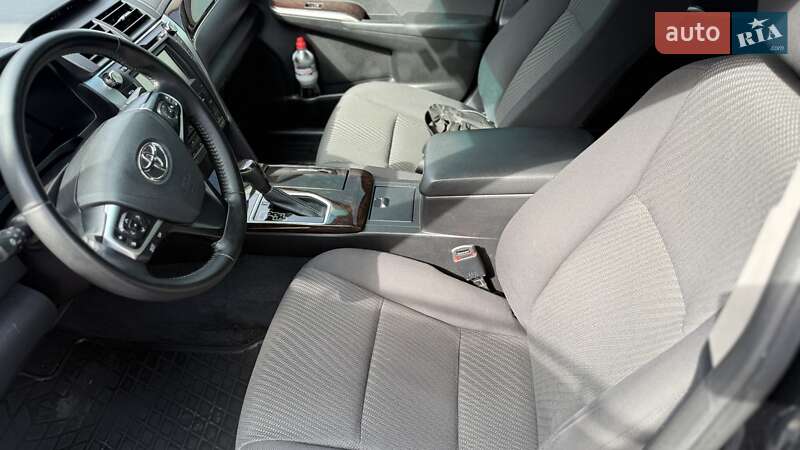 Седан Toyota Camry 2017 в Києві