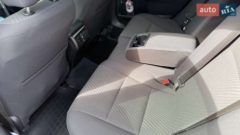 Седан Toyota Camry 2017 в Києві