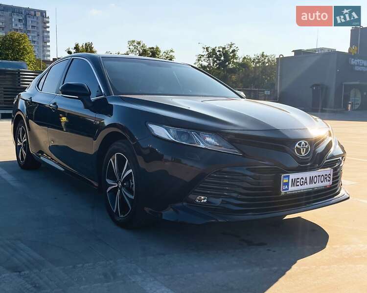 Toyota Camry 2020