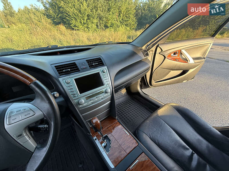 Седан Toyota Camry 2008 в Виннице