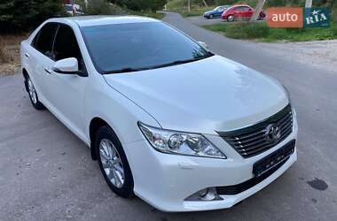 Седан Toyota Camry 2012 в Виннице