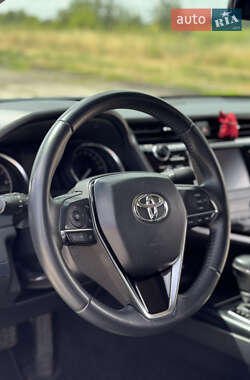 Седан Toyota Camry 2018 в 
