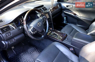 Седан Toyota Camry 2015 в 