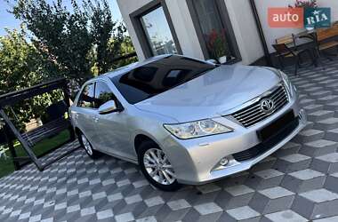 Седан Toyota Camry 2011 в Києві