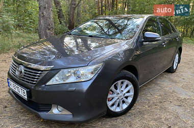 Седан Toyota Camry 2011 в Обухові