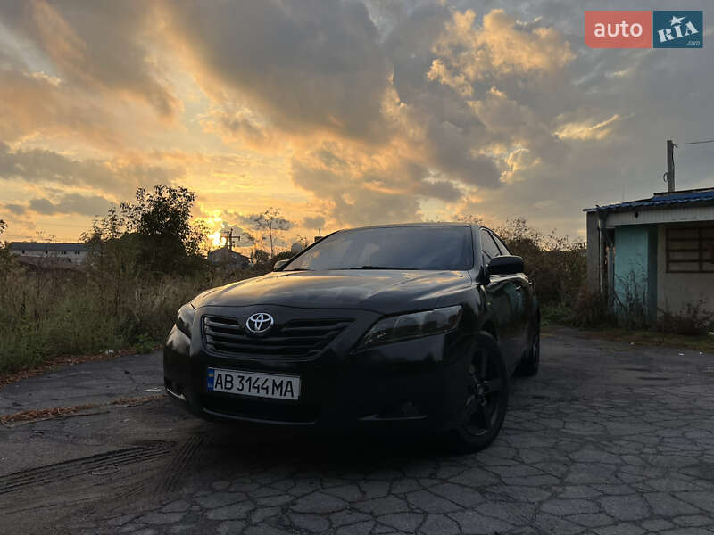 Седан Toyota Camry 2007 в Виннице