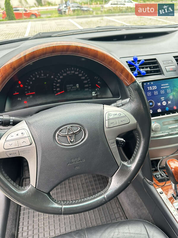 Седан Toyota Camry 2007 в Киеве