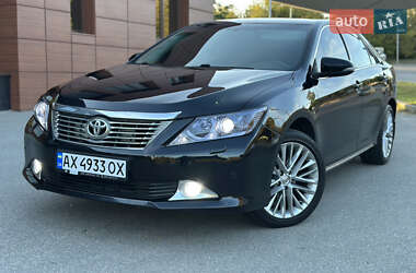 Седан Toyota Camry 2013 в Харькове