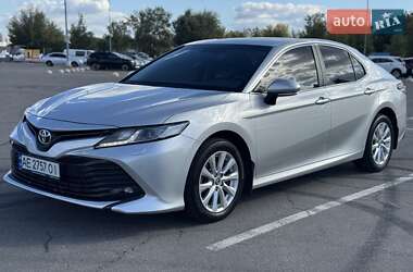 Седан Toyota Camry 2020 в Днепре