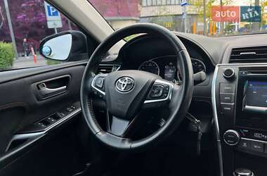 Седан Toyota Camry 2015 в 