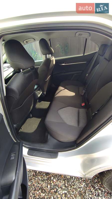 Седан Toyota Camry 2023 в Киеве