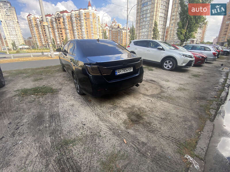 Седан Toyota Camry 2013 в Києві