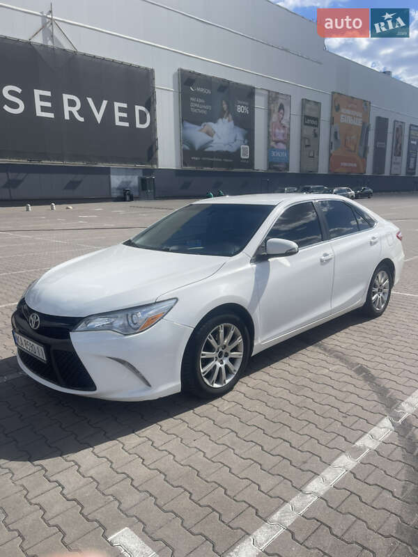 Седан Toyota Camry 2015 в Киеве фото 10 Седан Toyota Camry 2015 в Киеве