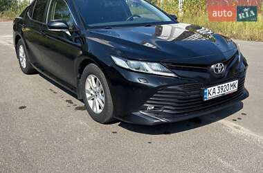 Седан Toyota Camry 2018 в Києві