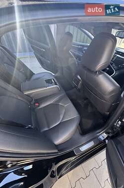 Седан Toyota Camry 2018 в 