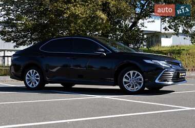 Седан Toyota Camry 2024 в 
