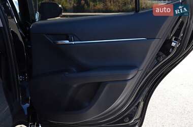 Седан Toyota Camry 2024 в 