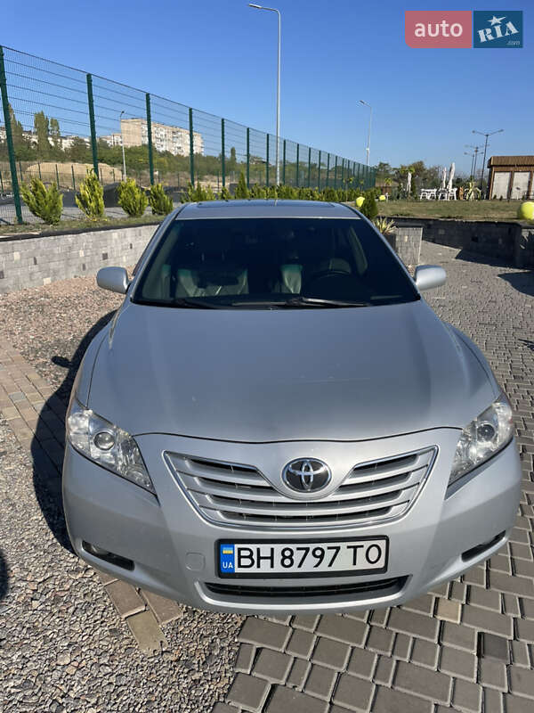 Седан Toyota Camry 2006 в Южному