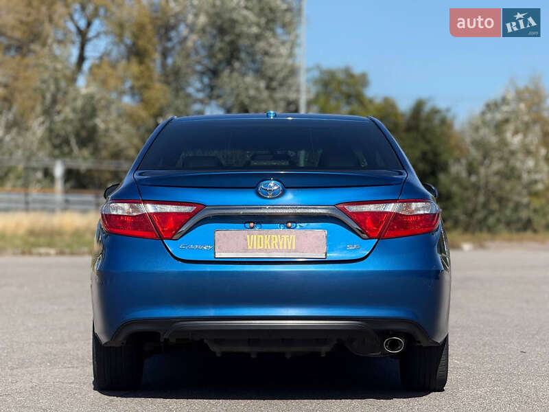 Седан Toyota Camry 2017 в Києві