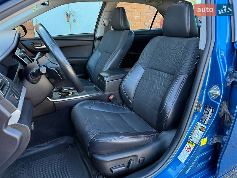 Седан Toyota Camry 2017 в Києві