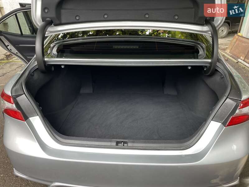 Седан Toyota Camry 2017 в Львове