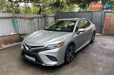 Седан Toyota Camry 2017 в Львове