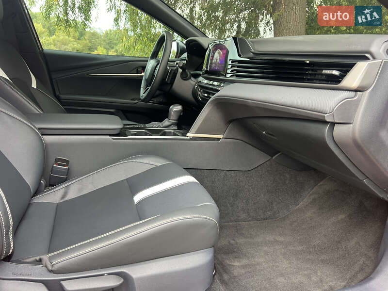 Седан Toyota Camry 2024 в Киеве фото 35 Седан Toyota Camry 2024 в Киеве