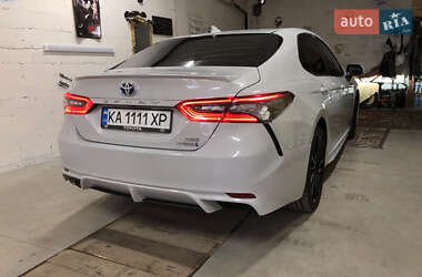 Седан Toyota Camry 2024 в Бучі