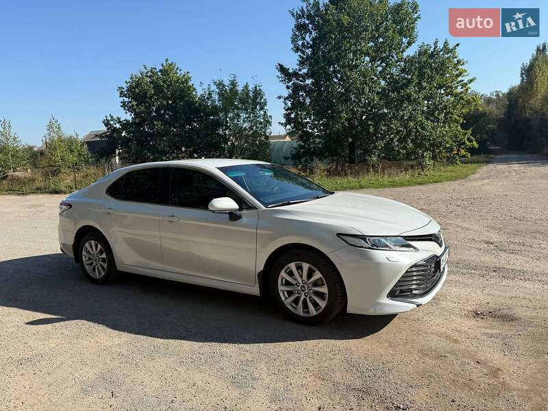 Седан Toyota Camry 2019 в Бердичеве