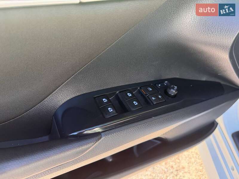 Седан Toyota Camry 2019 в Бердичеве